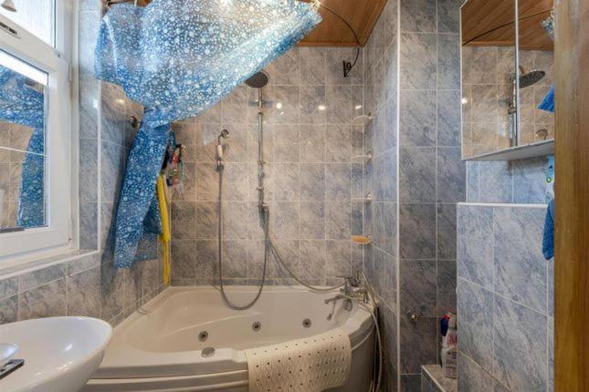 1 Bedroom Flat Close To City With Free Parking Arrangement Londres Exterior foto